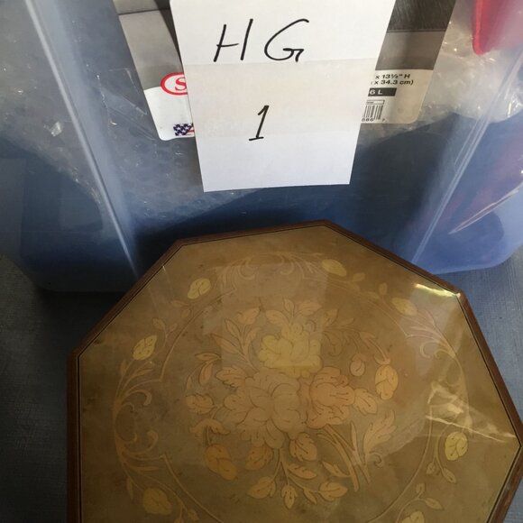 Vintage Reuge Swiss Music Jewelry Box Octagonal Design Floral Inlay & Velvet - Picture 12 of 15